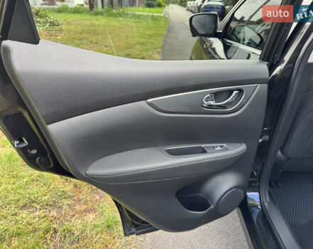 Черный Ниссан Кашкай, объемом двигателя 1.6 л и пробегом 41 тыс. км за 24500 $, фото 23 на Automoto.ua