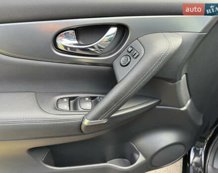 Черный Ниссан Кашкай, объемом двигателя 1.6 л и пробегом 41 тыс. км за 24500 $, фото 15 на Automoto.ua