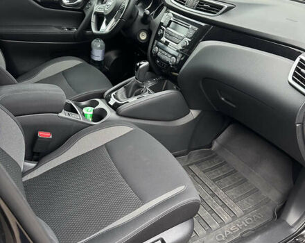 Черный Ниссан Кашкай, объемом двигателя 2 л и пробегом 42 тыс. км за 20000 $, фото 4 на Automoto.ua