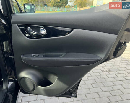 Чорний Ніссан Кашкай, об'ємом двигуна 1.5 л та пробігом 189 тис. км за 19553 $, фото 22 на Automoto.ua