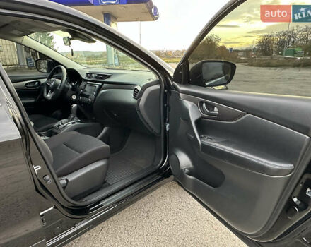 Черный Ниссан Кашкай, объемом двигателя 2 л и пробегом 27 тыс. км за 18400 $, фото 40 на Automoto.ua