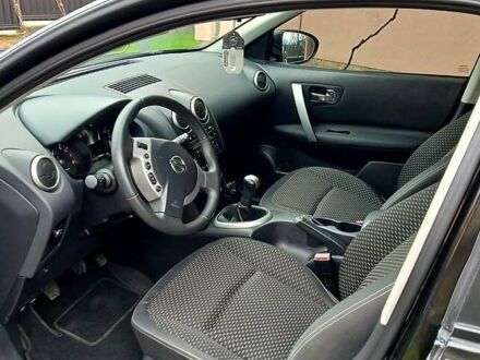 Черный Ниссан Кашкай, объемом двигателя 1.6 л и пробегом 97 тыс. км за 8500 $, фото 1 на Automoto.ua