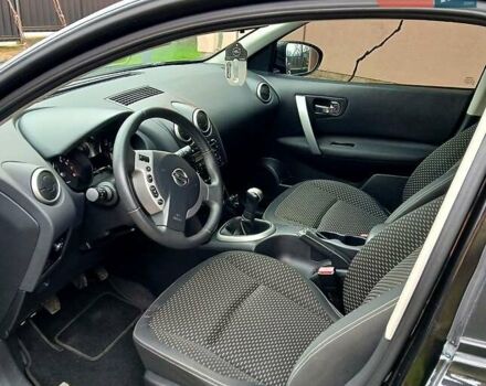 Черный Ниссан Кашкай, объемом двигателя 1.6 л и пробегом 97 тыс. км за 8500 $, фото 1 на Automoto.ua