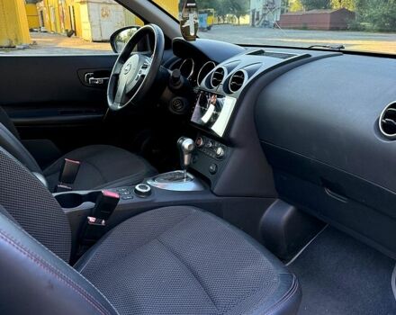 Фиолетовый Ниссан Кашкай, объемом двигателя 2 л и пробегом 210 тыс. км за 10500 $, фото 4 на Automoto.ua