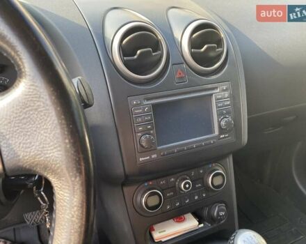 Фиолетовый Ниссан Кашкай, объемом двигателя 2 л и пробегом 116 тыс. км за 10700 $, фото 4 на Automoto.ua