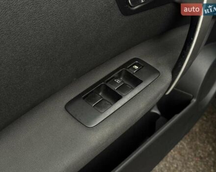 Фіолетовий Ніссан Кашкай, об'ємом двигуна 1.6 л та пробігом 166 тис. км за 9720 $, фото 10 на Automoto.ua