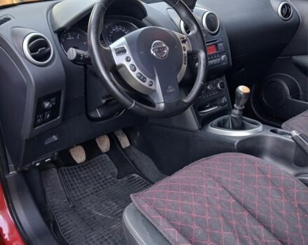 Красный Ниссан Кашкай, объемом двигателя 1.5 л и пробегом 250 тыс. км за 11700 $, фото 9 на Automoto.ua