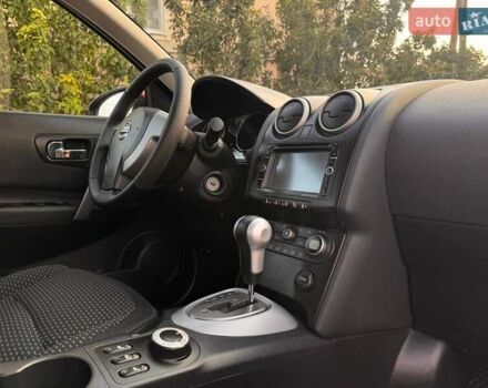 Красный Ниссан Кашкай, объемом двигателя 2 л и пробегом 210 тыс. км за 7700 $, фото 18 на Automoto.ua