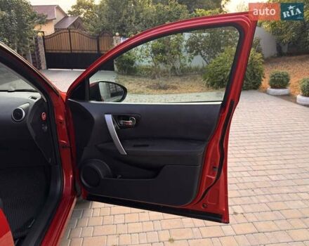 Красный Ниссан Кашкай, объемом двигателя 2 л и пробегом 210 тыс. км за 7700 $, фото 15 на Automoto.ua