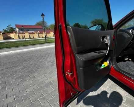 Красный Ниссан Кашкай, объемом двигателя 2 л и пробегом 175 тыс. км за 6500 $, фото 1 на Automoto.ua