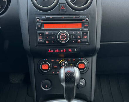 Ніссан Кашкай 2008 у Києві на Automoto.ua Червоний Ніссан Кашкай, об'ємом двигуна 2 л та пробігом 226 тис. км за 8000 $, фото 22 на Automoto.ua