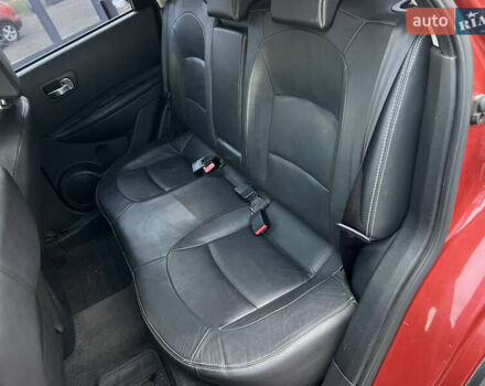 Ніссан Кашкай 2008 у Києві на Automoto.ua Червоний Ніссан Кашкай, об'ємом двигуна 2 л та пробігом 226 тис. км за 8000 $, фото 15 на Automoto.ua