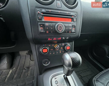 Ніссан Кашкай 2008 у Києві на Automoto.ua Червоний Ніссан Кашкай, об'ємом двигуна 2 л та пробігом 226 тис. км за 8000 $, фото 12 на Automoto.ua