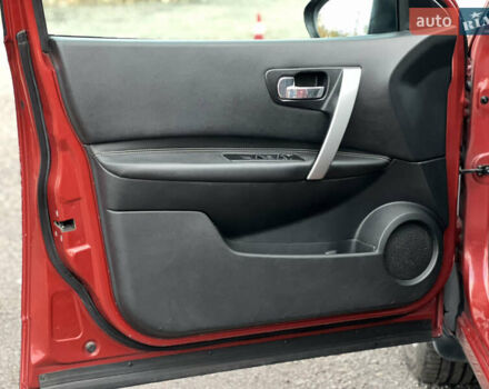 Ніссан Кашкай 2008 у Києві на Automoto.ua Червоний Ніссан Кашкай, об'ємом двигуна 2 л та пробігом 226 тис. км за 8000 $, фото 8 на Automoto.ua