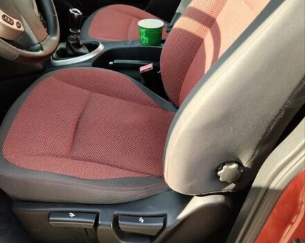 Червоний Ніссан Кашкай, об'ємом двигуна 1.5 л та пробігом 200 тис. км за 9000 $, фото 15 на Automoto.ua