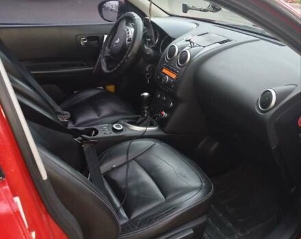 Ниссан Кашкай 2009 в Ковель на Automoto.ua Красный Ниссан Кашкай, объемом двигателя 2 л и пробегом 310 тыс. км за 6800 $, фото 1 на Automoto.ua