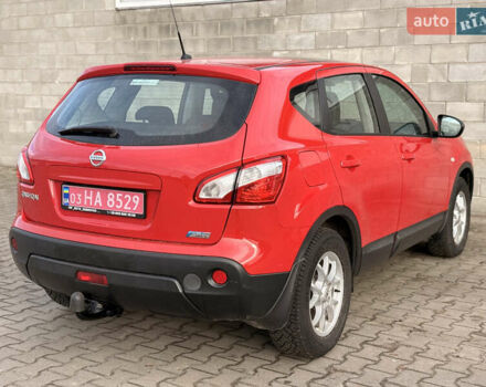 Красный Ниссан Кашкай, объемом двигателя 1.5 л и пробегом 150 тыс. км за 9999 $, фото 39 на Automoto.ua
