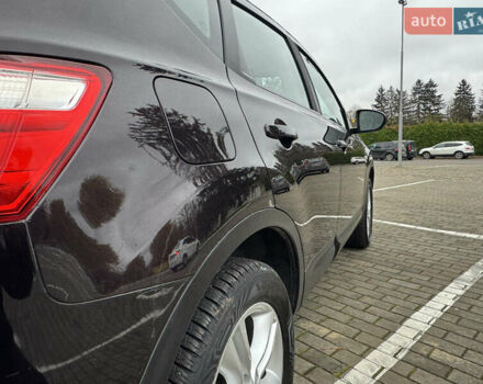 Красный Ниссан Кашкай, объемом двигателя 1.6 л и пробегом 163 тыс. км за 9950 $, фото 8 на Automoto.ua