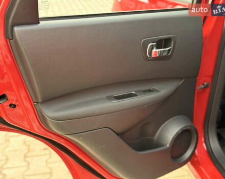 Красный Ниссан Кашкай, объемом двигателя 1.5 л и пробегом 150 тыс. км за 9999 $, фото 19 на Automoto.ua