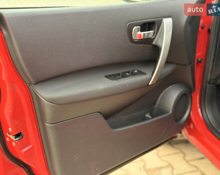 Красный Ниссан Кашкай, объемом двигателя 1.5 л и пробегом 150 тыс. км за 9999 $, фото 23 на Automoto.ua