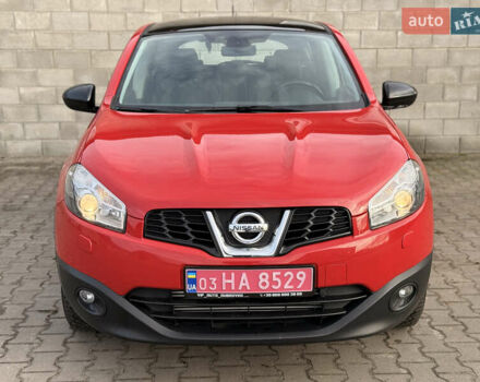 Красный Ниссан Кашкай, объемом двигателя 1.5 л и пробегом 150 тыс. км за 9999 $, фото 35 на Automoto.ua
