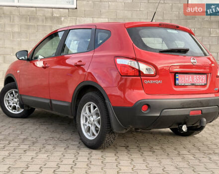 Красный Ниссан Кашкай, объемом двигателя 1.5 л и пробегом 150 тыс. км за 9999 $, фото 43 на Automoto.ua