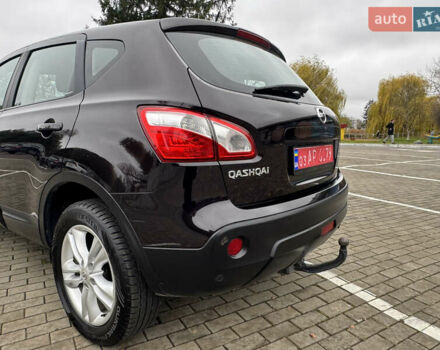 Красный Ниссан Кашкай, объемом двигателя 1.6 л и пробегом 163 тыс. км за 9950 $, фото 6 на Automoto.ua