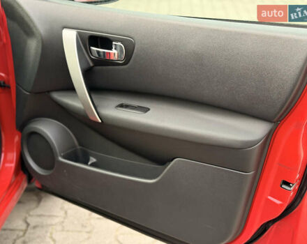 Красный Ниссан Кашкай, объемом двигателя 1.5 л и пробегом 150 тыс. км за 9999 $, фото 14 на Automoto.ua