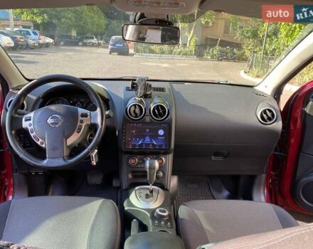 Красный Ниссан Кашкай, объемом двигателя 2 л и пробегом 185 тыс. км за 10600 $, фото 5 на Automoto.ua