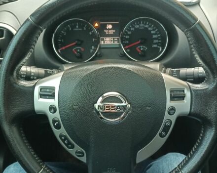 Красный Ниссан Кашкай, объемом двигателя 1.6 л и пробегом 153 тыс. км за 8800 $, фото 5 на Automoto.ua