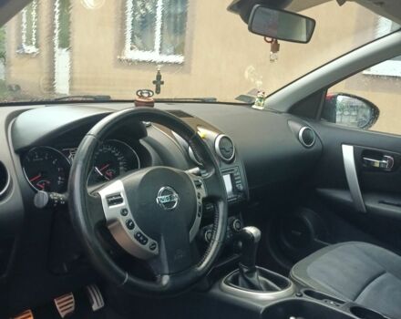 Красный Ниссан Кашкай, объемом двигателя 1.6 л и пробегом 153 тыс. км за 8800 $, фото 6 на Automoto.ua