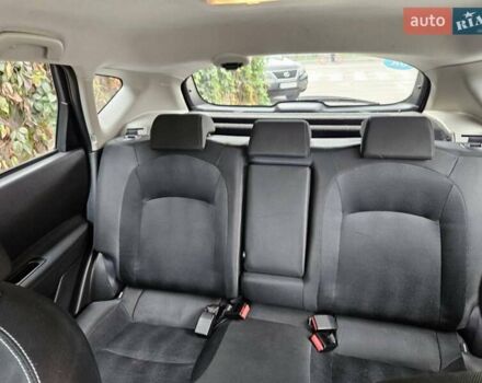 Красный Ниссан Кашкай, объемом двигателя 2 л и пробегом 274 тыс. км за 8200 $, фото 5 на Automoto.ua