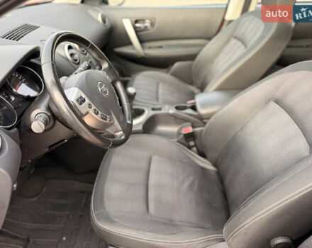 Красный Ниссан Кашкай, объемом двигателя 1.5 л и пробегом 150 тыс. км за 9999 $, фото 20 на Automoto.ua