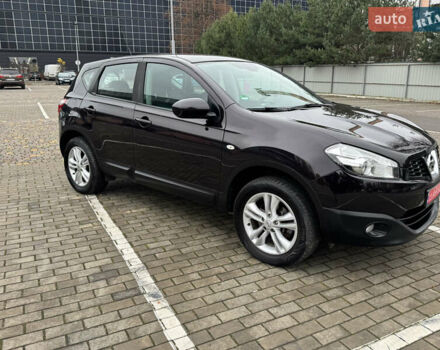 Красный Ниссан Кашкай, объемом двигателя 1.6 л и пробегом 163 тыс. км за 9950 $, фото 3 на Automoto.ua