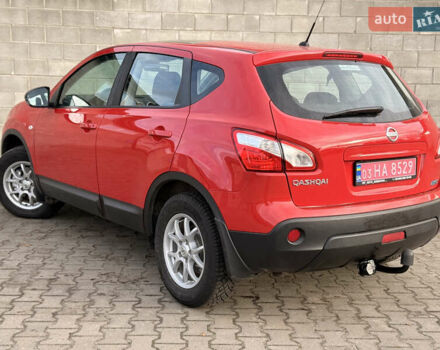 Красный Ниссан Кашкай, объемом двигателя 1.5 л и пробегом 150 тыс. км за 9999 $, фото 44 на Automoto.ua