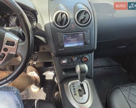 Красный Ниссан Кашкай, объемом двигателя 2 л и пробегом 108 тыс. км за 9800 $, фото 6 на Automoto.ua