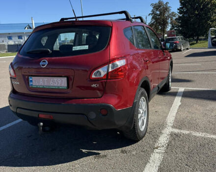Красный Ниссан Кашкай, объемом двигателя 2 л и пробегом 207 тыс. км за 11750 $, фото 3 на Automoto.ua