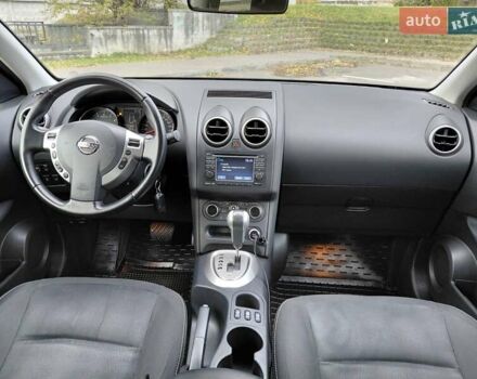 Красный Ниссан Кашкай, объемом двигателя 2 л и пробегом 172 тыс. км за 10500 $, фото 22 на Automoto.ua