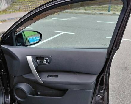 Красный Ниссан Кашкай, объемом двигателя 2 л и пробегом 172 тыс. км за 10500 $, фото 21 на Automoto.ua