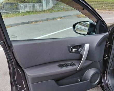 Красный Ниссан Кашкай, объемом двигателя 2 л и пробегом 172 тыс. км за 10500 $, фото 10 на Automoto.ua