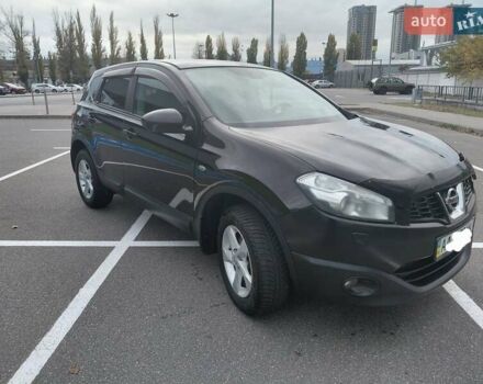 Красный Ниссан Кашкай, объемом двигателя 2 л и пробегом 172 тыс. км за 10500 $, фото 8 на Automoto.ua