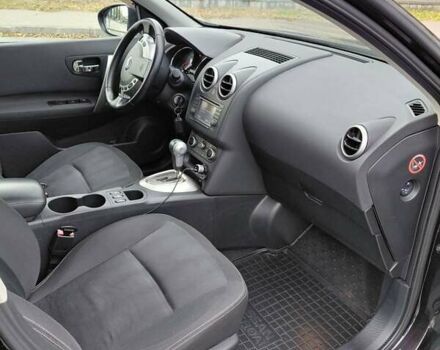 Красный Ниссан Кашкай, объемом двигателя 2 л и пробегом 172 тыс. км за 10500 $, фото 18 на Automoto.ua