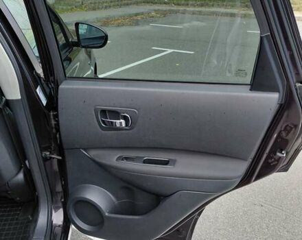 Красный Ниссан Кашкай, объемом двигателя 2 л и пробегом 172 тыс. км за 10500 $, фото 16 на Automoto.ua