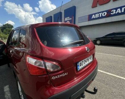 Красный Ниссан Кашкай, объемом двигателя 2 л и пробегом 300 тыс. км за 10000 $, фото 3 на Automoto.ua