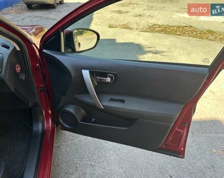 Червоний Ніссан Кашкай, об'ємом двигуна 1.5 л та пробігом 230 тис. км за 11500 $, фото 53 на Automoto.ua