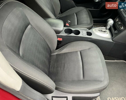 Красный Ниссан Кашкай, объемом двигателя 2 л и пробегом 61 тыс. км за 11400 $, фото 15 на Automoto.ua