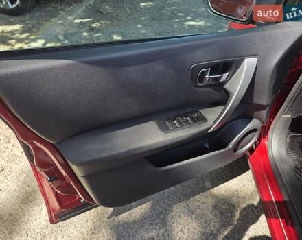 Красный Ниссан Кашкай, объемом двигателя 2 л и пробегом 108 тыс. км за 9800 $, фото 5 на Automoto.ua