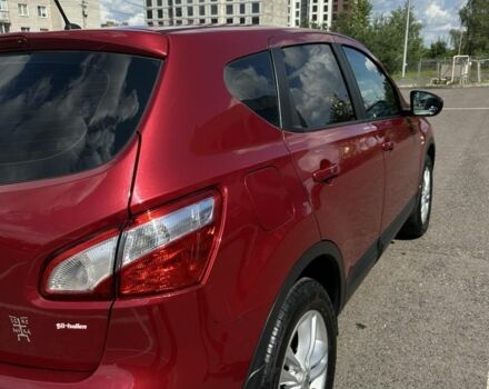 Красный Ниссан Кашкай, объемом двигателя 2 л и пробегом 300 тыс. км за 10000 $, фото 6 на Automoto.ua