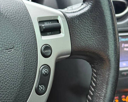 Красный Ниссан Кашкай, объемом двигателя 2 л и пробегом 162 тыс. км за 6400 $, фото 6 на Automoto.ua