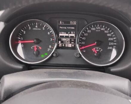 Красный Ниссан Кашкай, объемом двигателя 2 л и пробегом 188 тыс. км за 11800 $, фото 19 на Automoto.ua